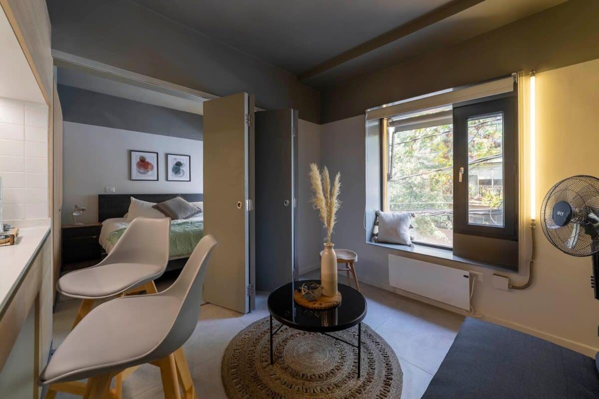 Stylish Near Salvador Metro Station Santiago